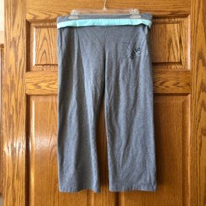 Aerie cropped yoga pants. Size Medium. EUC